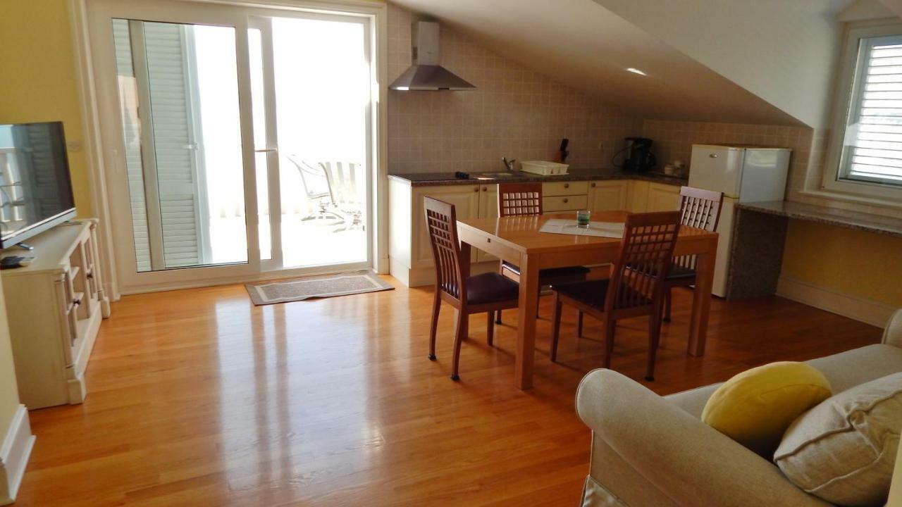 Seafront Apartments Nemira โอมิช ภายนอก รูปภาพ