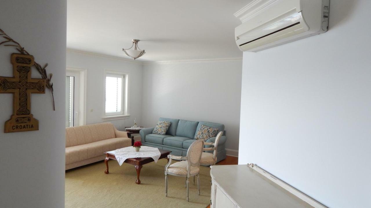 Seafront Apartments Nemira โอมิช ภายนอก รูปภาพ